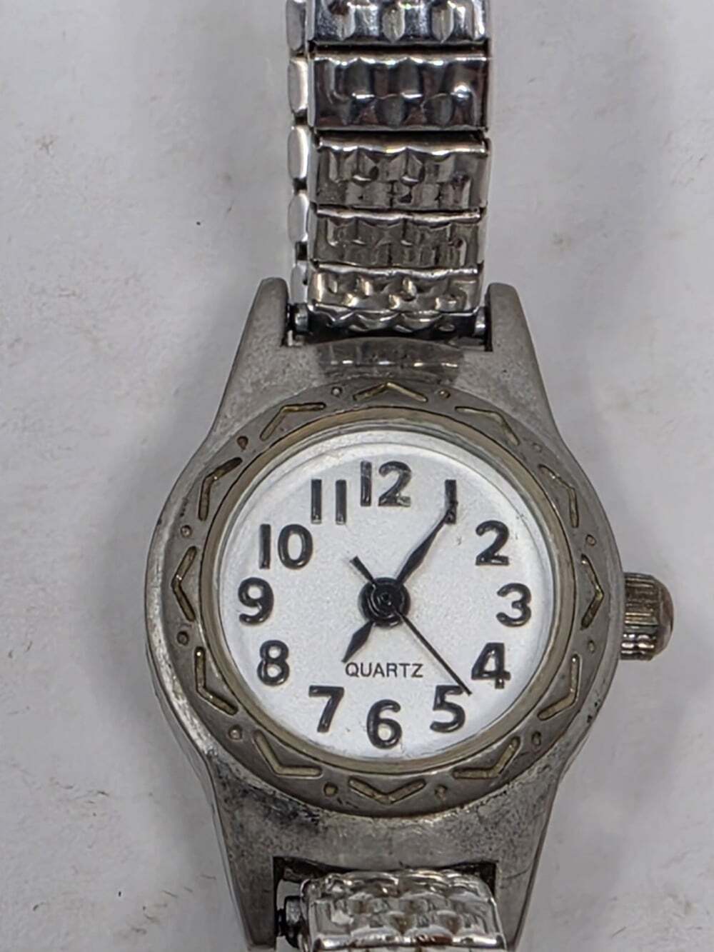 Quartz Ladies Watch Japan Movement Silver Tone Stretch Band Needs Battery